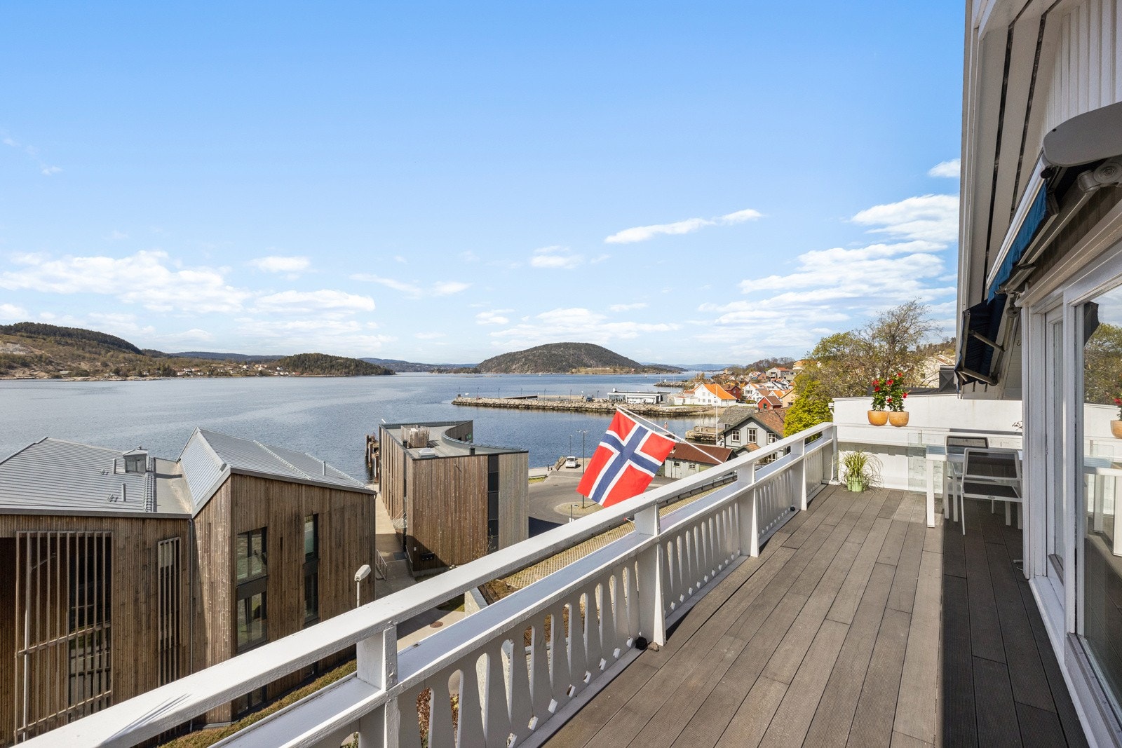 Terrassen i 2 etg. Galleribilde