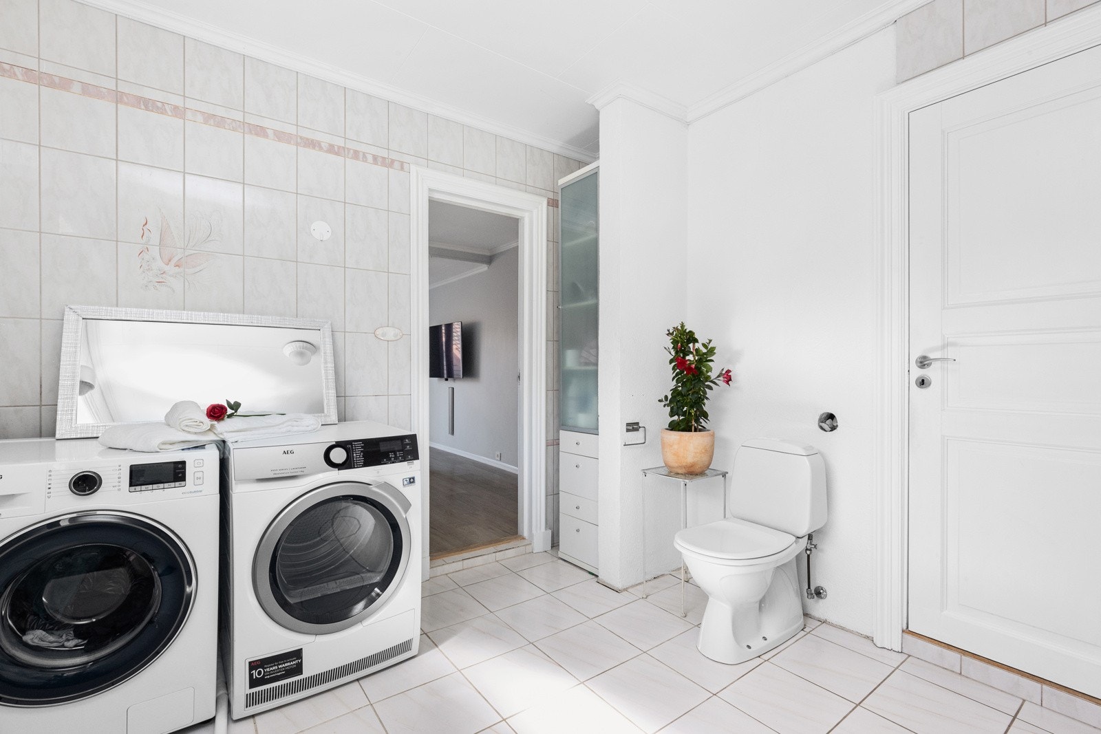 Bad med opplegg for vaskemaskin. Galleribilde