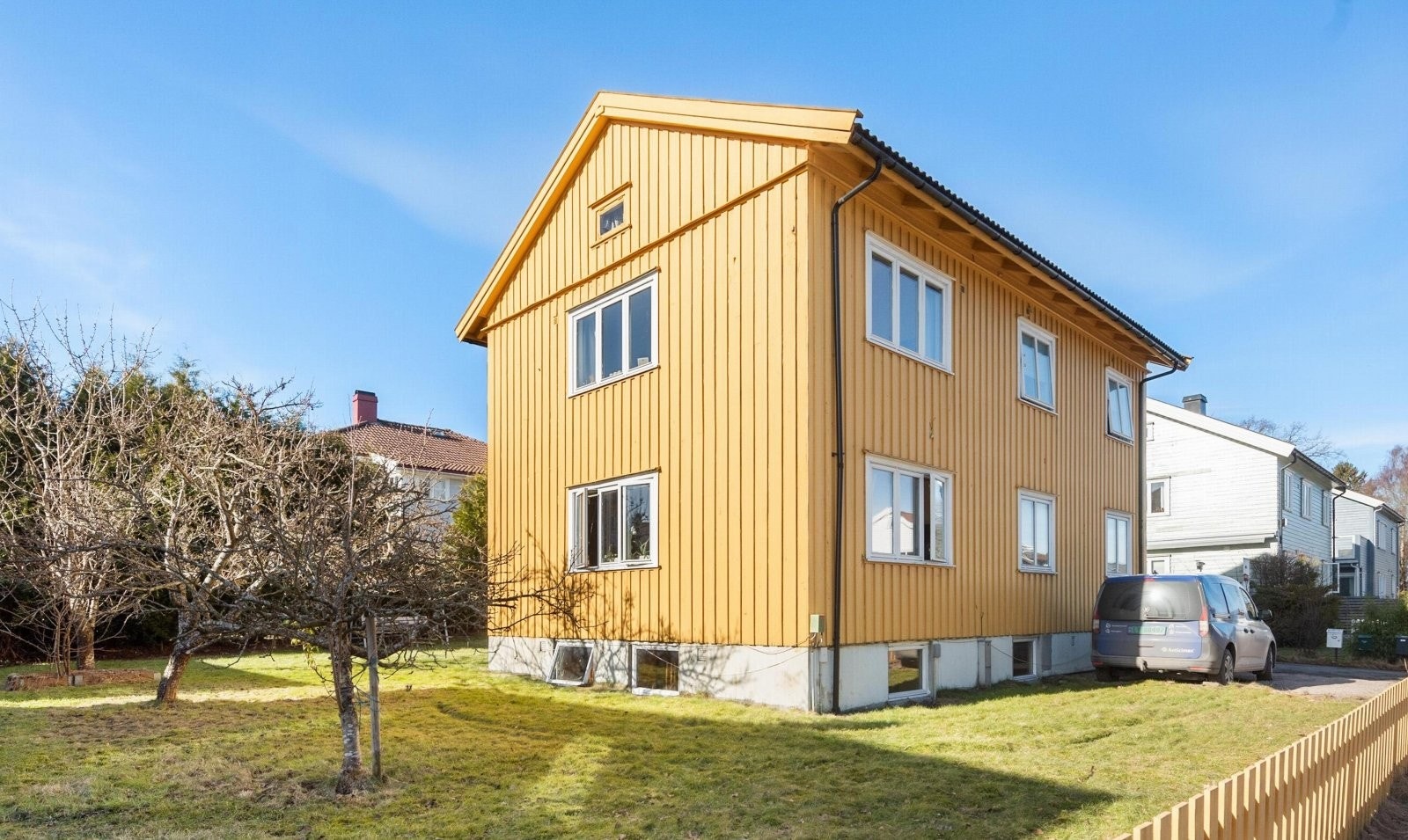 Didrik Schou og EIE Eiendomsmegling ønsker velkommen til Hystadveien 8 Galleribilde