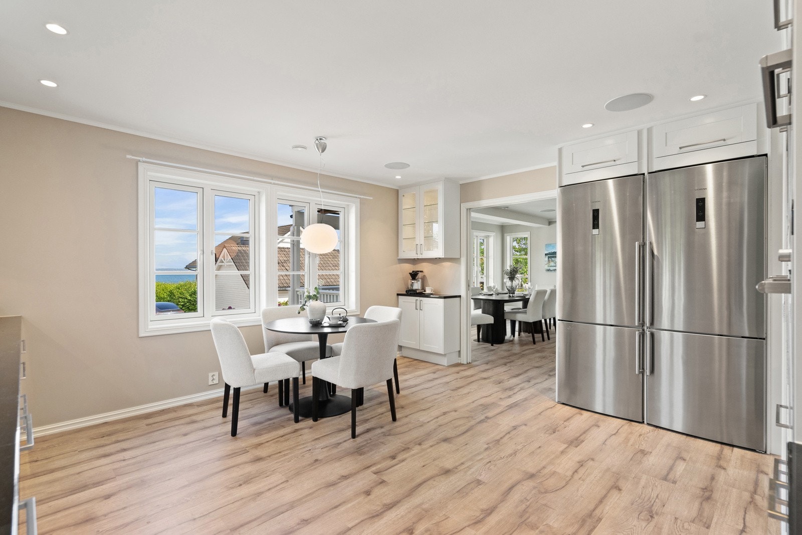 Ekstra store kjøl- og fryseskap (80 cm) for storfamilien Galleribilde