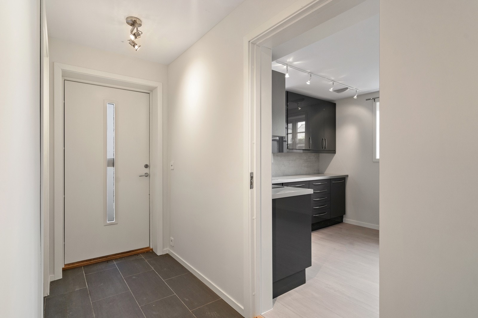 Entré/gang i hybeldel Galleribilde