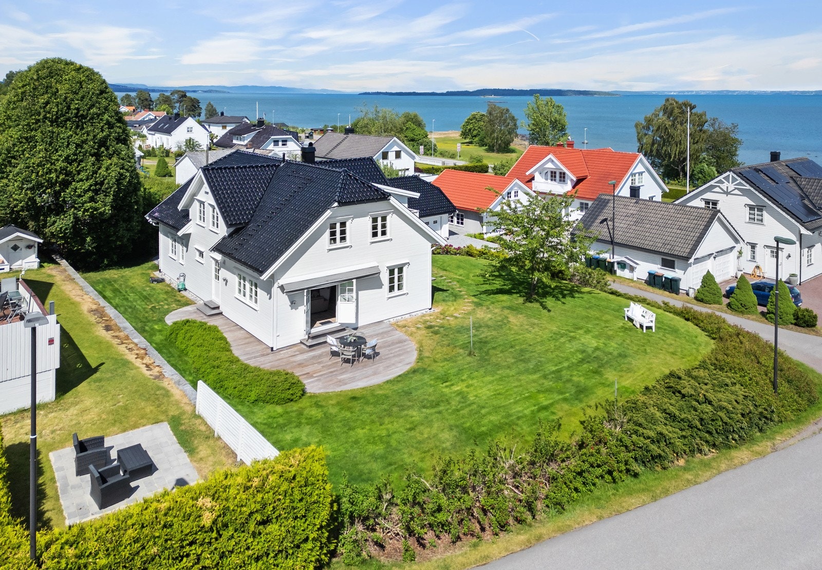 Eiendommen oppleves som meget komplett og solid. Her kan du flytte rett inn! Galleribilde