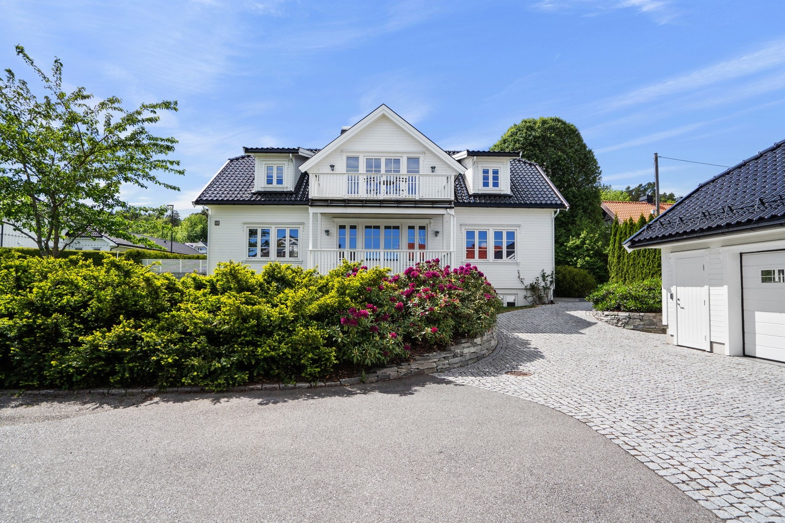 Velkommen til denne meget flotte eiendommen på Feskjær - la deg imponere! Galleribilde