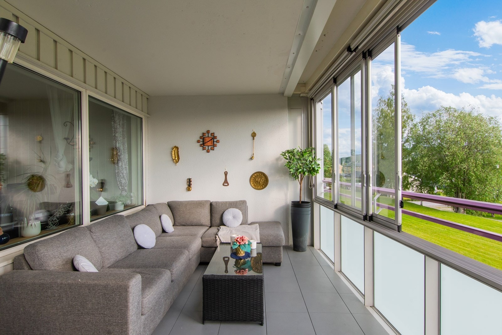 Det er mulig å åpne vinduene så man får godt med lufting. Galleribilde