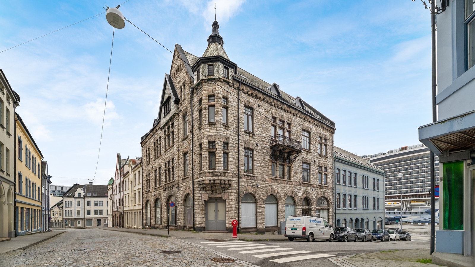 Boligen ligger i klassisk jugendbygg Galleribilde