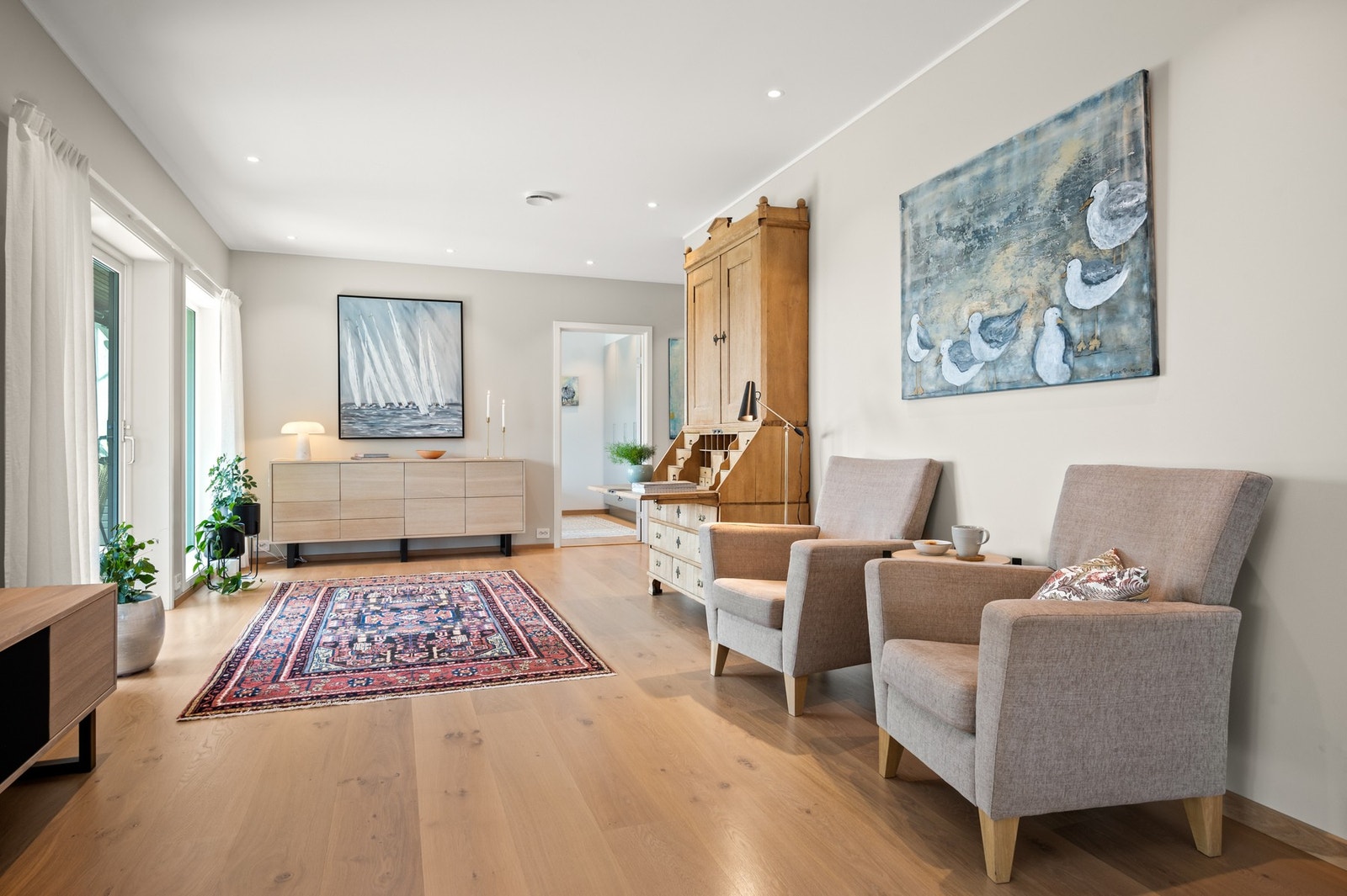 Soverom, bad og hall rett frem Galleribilde