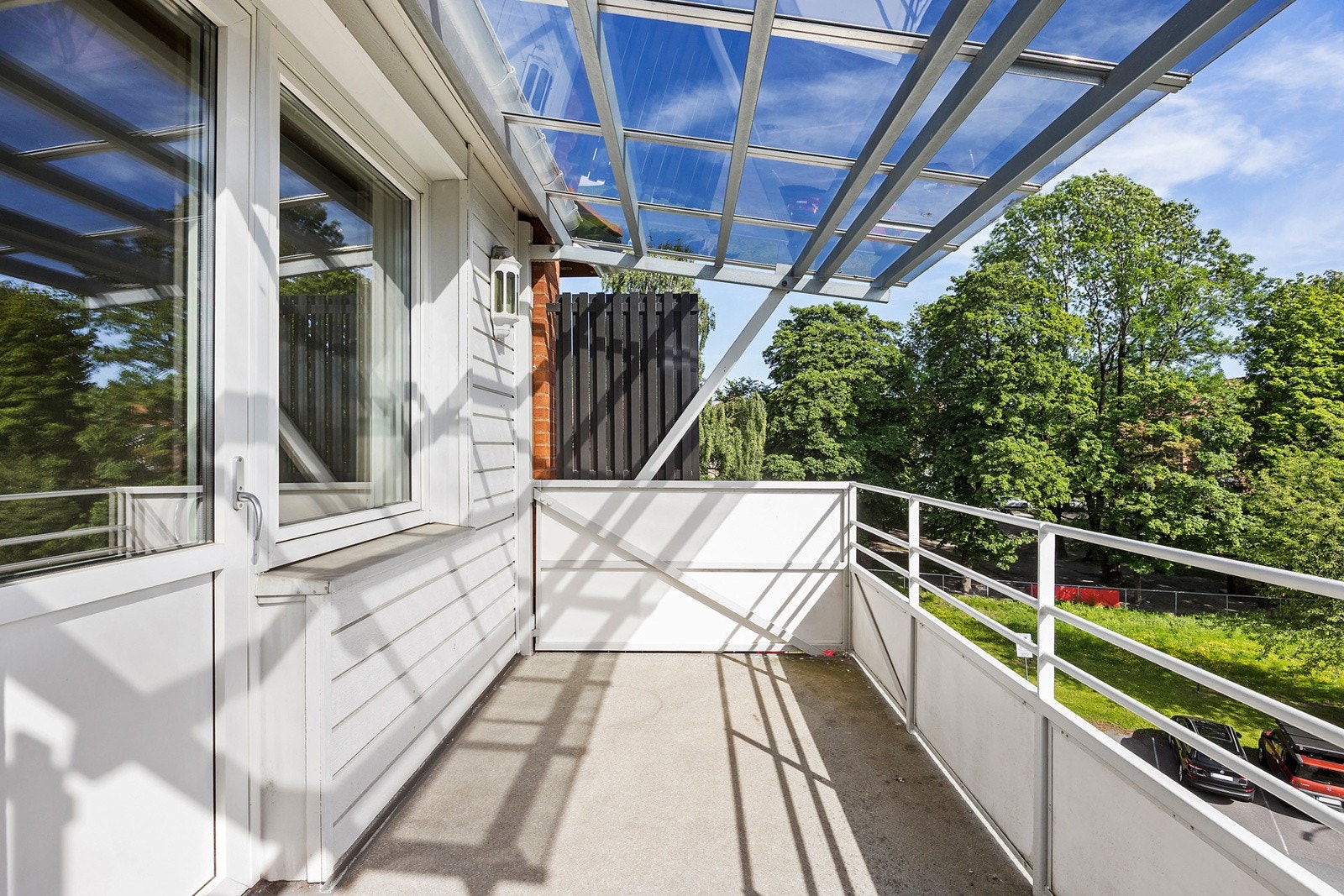 Leiligheten har en syd-sydvestvendt balkong på 7,4m² med gode solforhold. Galleribilde