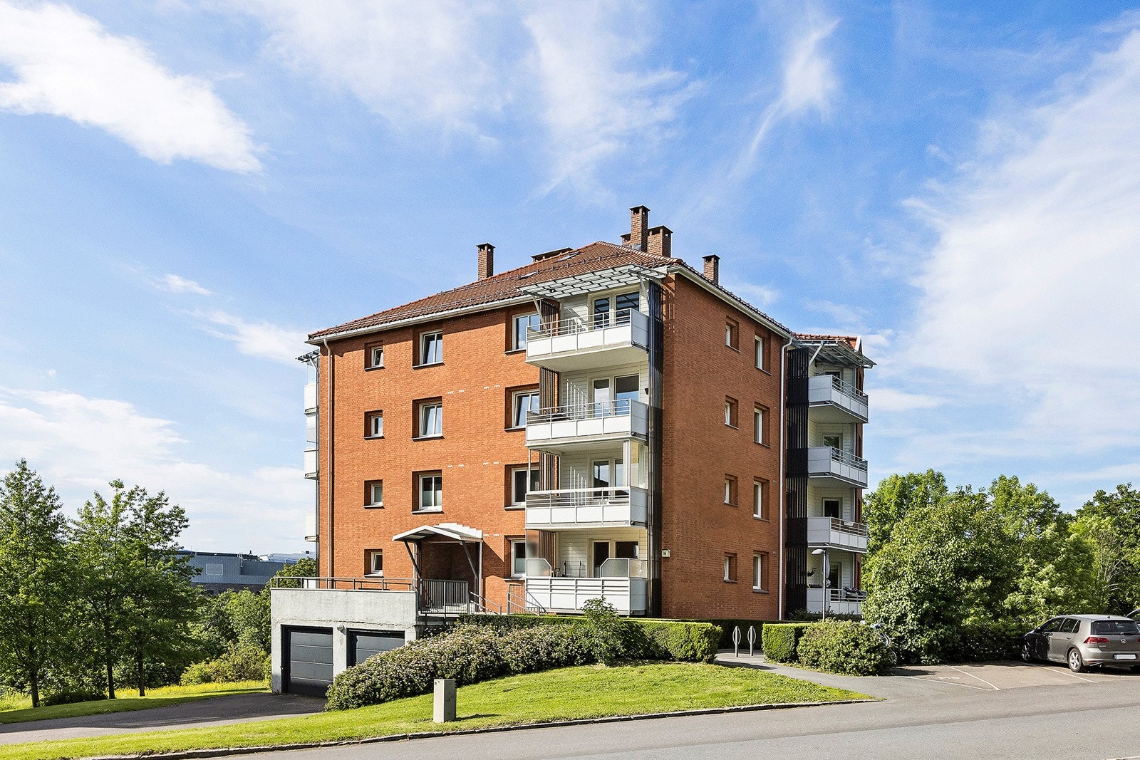 Fra leiligheten er det kort vei til butikker, aktivitetstilbud, kollektivtrafikk mm. Galleribilde