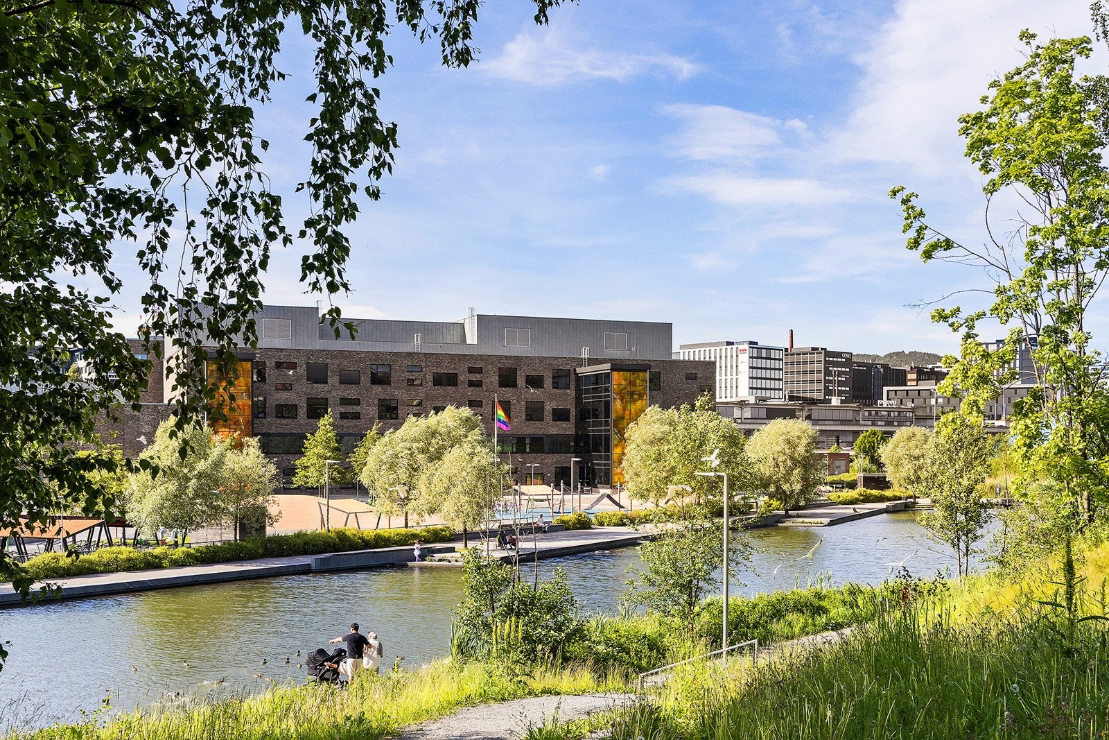 Leiligheten befinner seg i et sentralt og attraktivt boligområde. Galleribilde