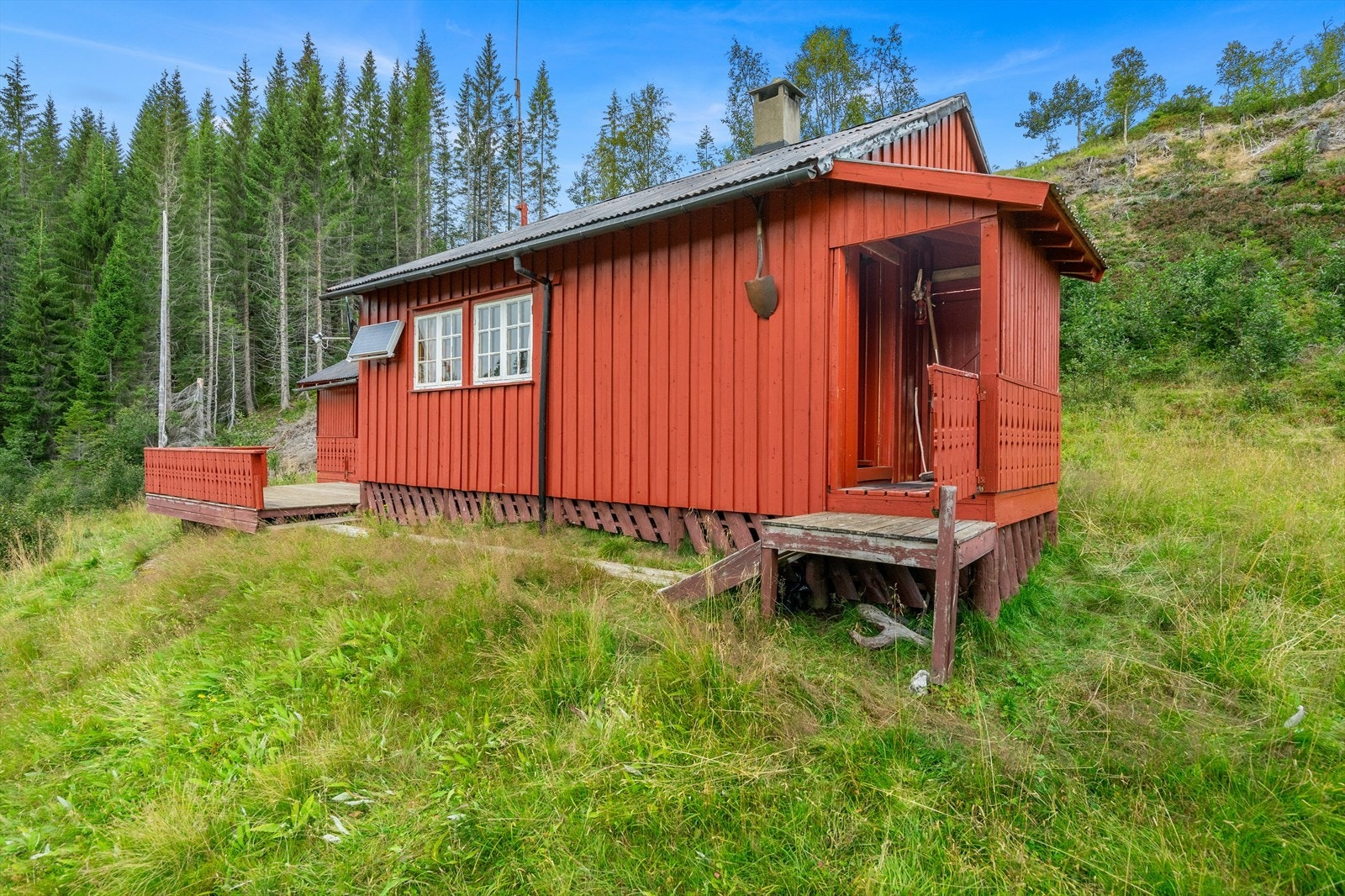 Din lokale eiendomsmegler Aleksander Faksvåg Talgø presenterer Vestre Nordmarksvegen 820 Galleribilde