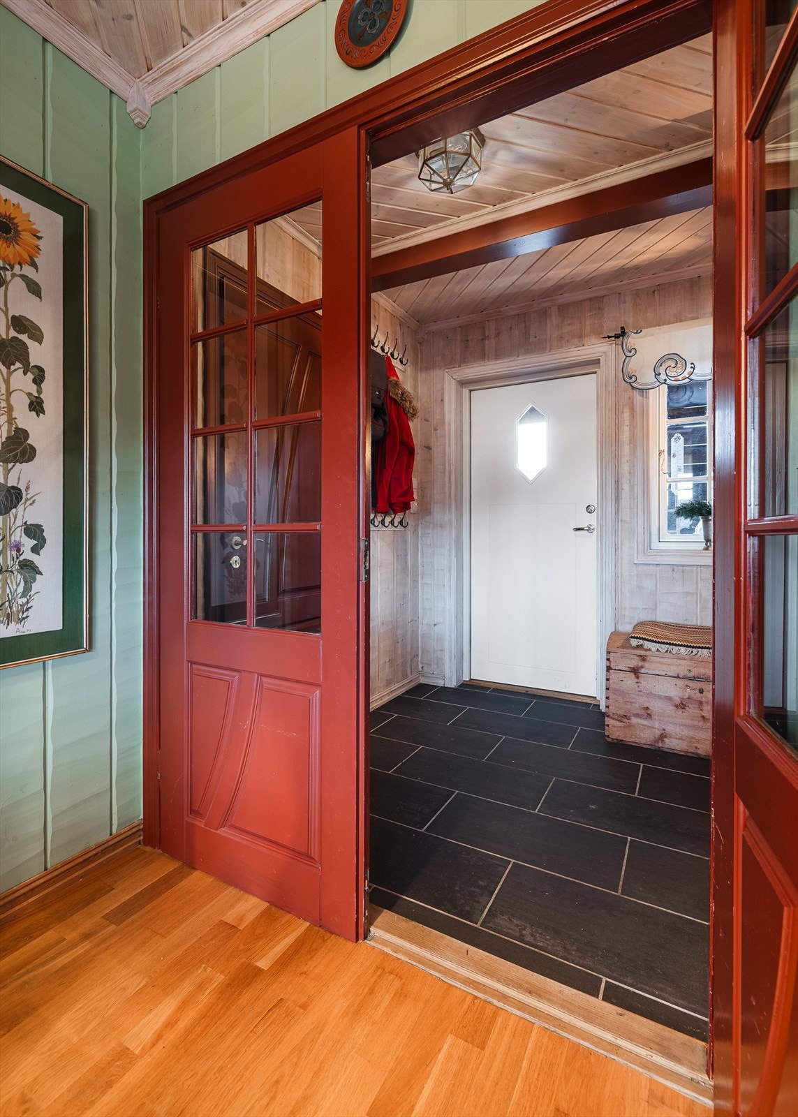 Stor og romslig entrè. Galleribilde