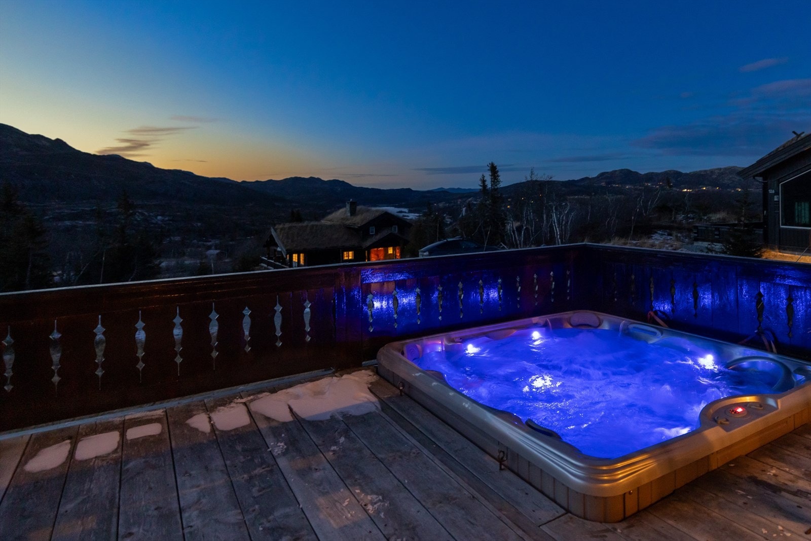 Her kan du nyte et avslappende og varmt bad etter en lang dag på fjellet. Galleribilde