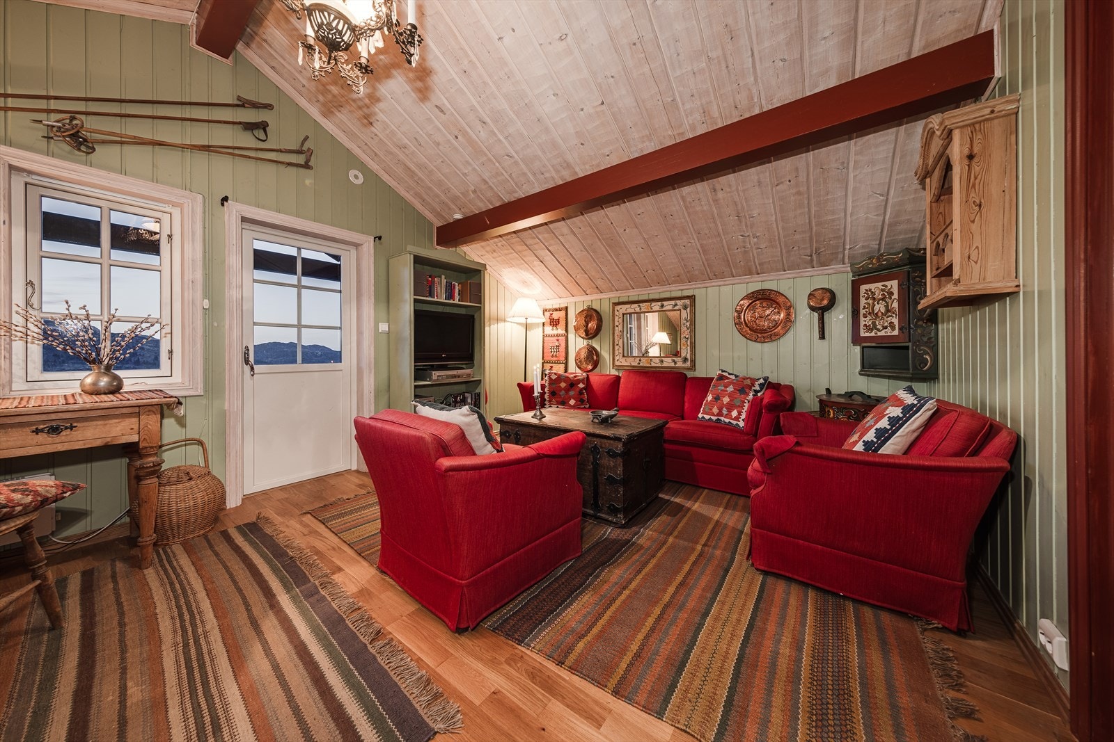 Legg merke til den gode takhøyden. Galleribilde