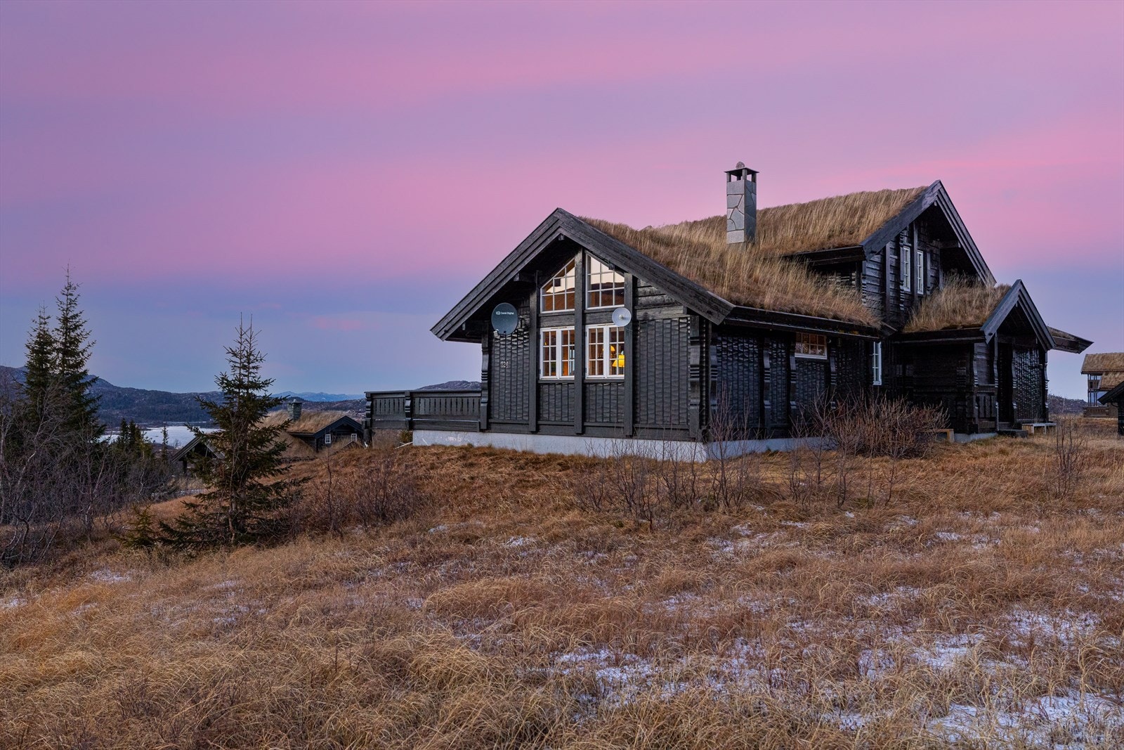 Høgevarde er en unik mulighet for den som ønsker tilgang til et vakkert høyfjell med kort kjøretid fra østlandet. Galleribilde