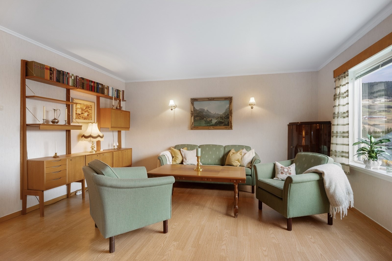 Det er gode møbleringsmuligheter i stua. Galleribilde