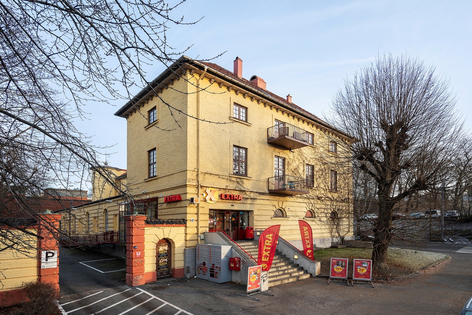 I samme bygg finner man dagligvarebutikk. Galleribilde