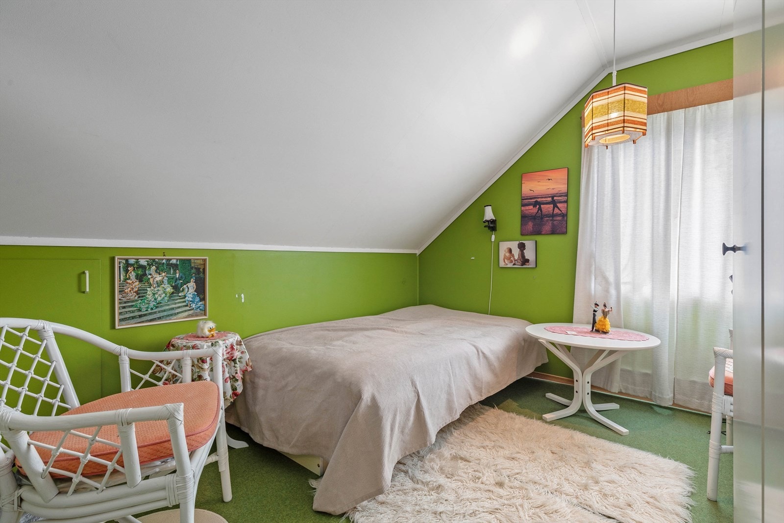 Soverom av god størrelse, som fint kan nyttast som gjesterom, barnerom eller kontor. Galleribilde