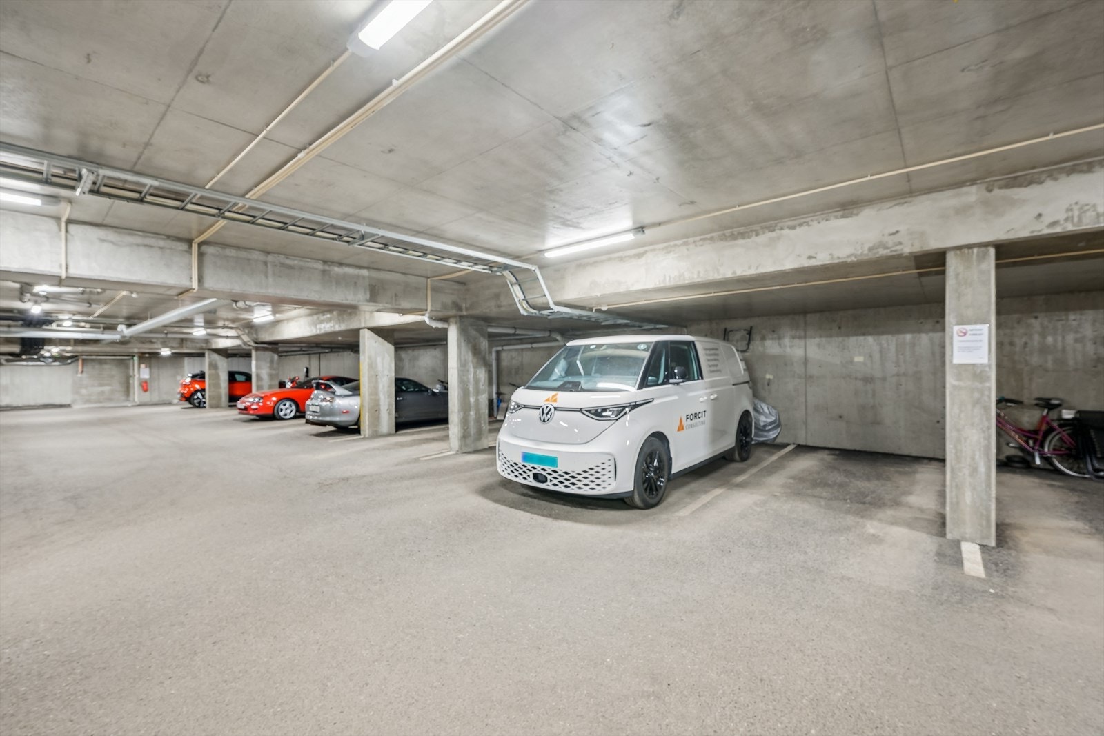 Garasjeplass Galleribilde