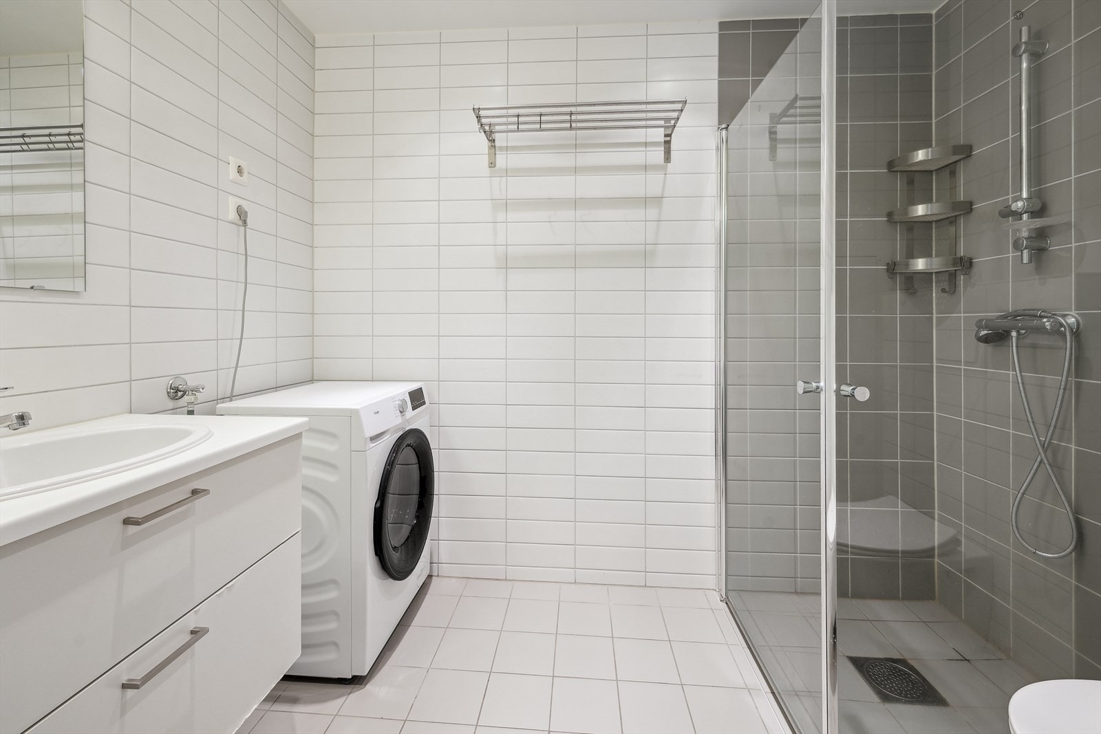 Pent baderom med gulvvarme Galleribilde