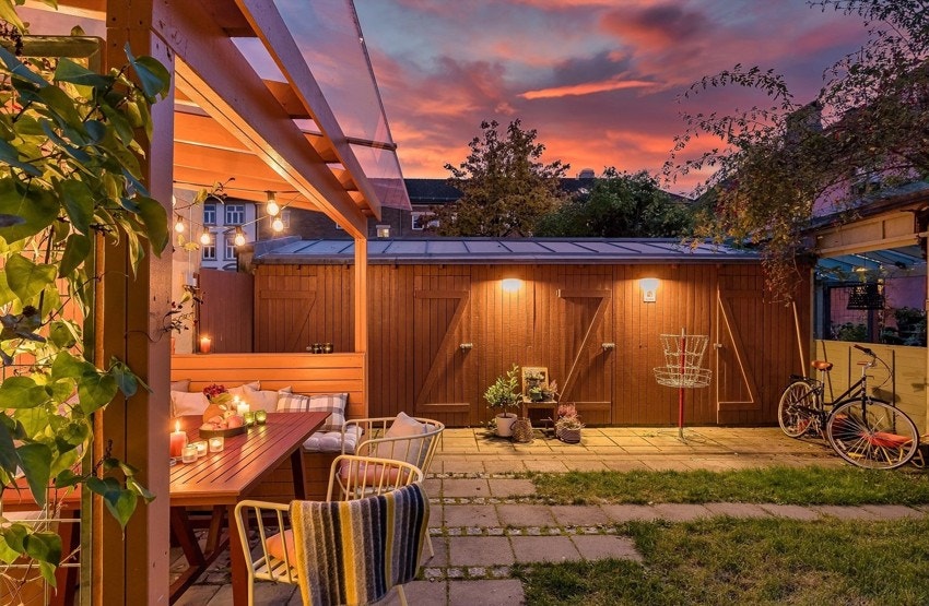 I bakgården har du en egen privat oase. Galleribilde