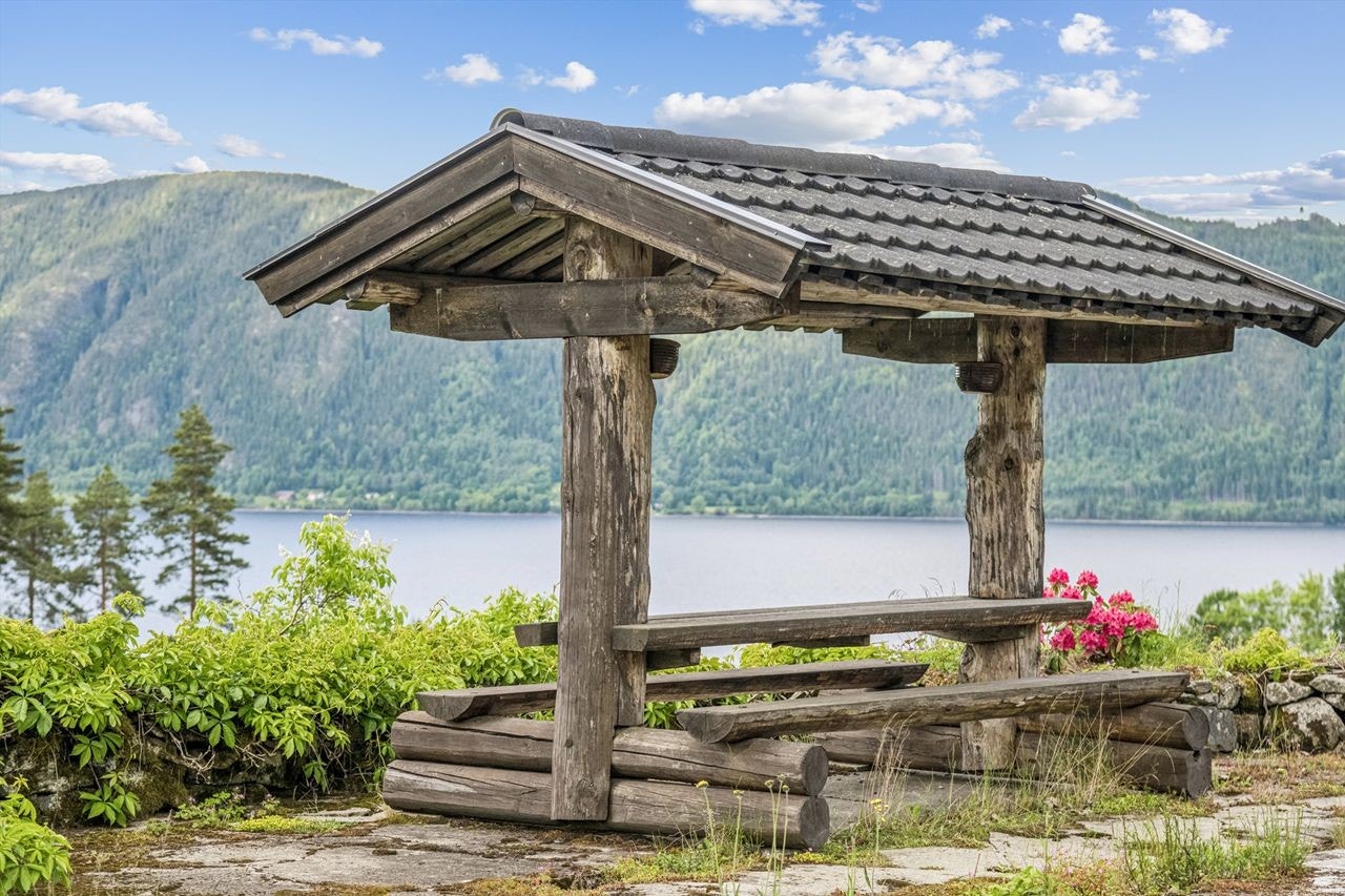 Overbygd uteplass med gode utsiktsforhold Galleribilde