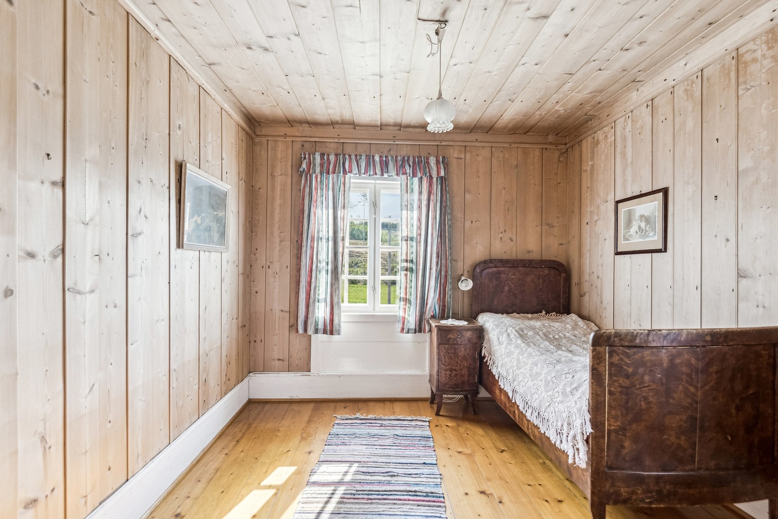 Soverom 2. etg. Galleribilde