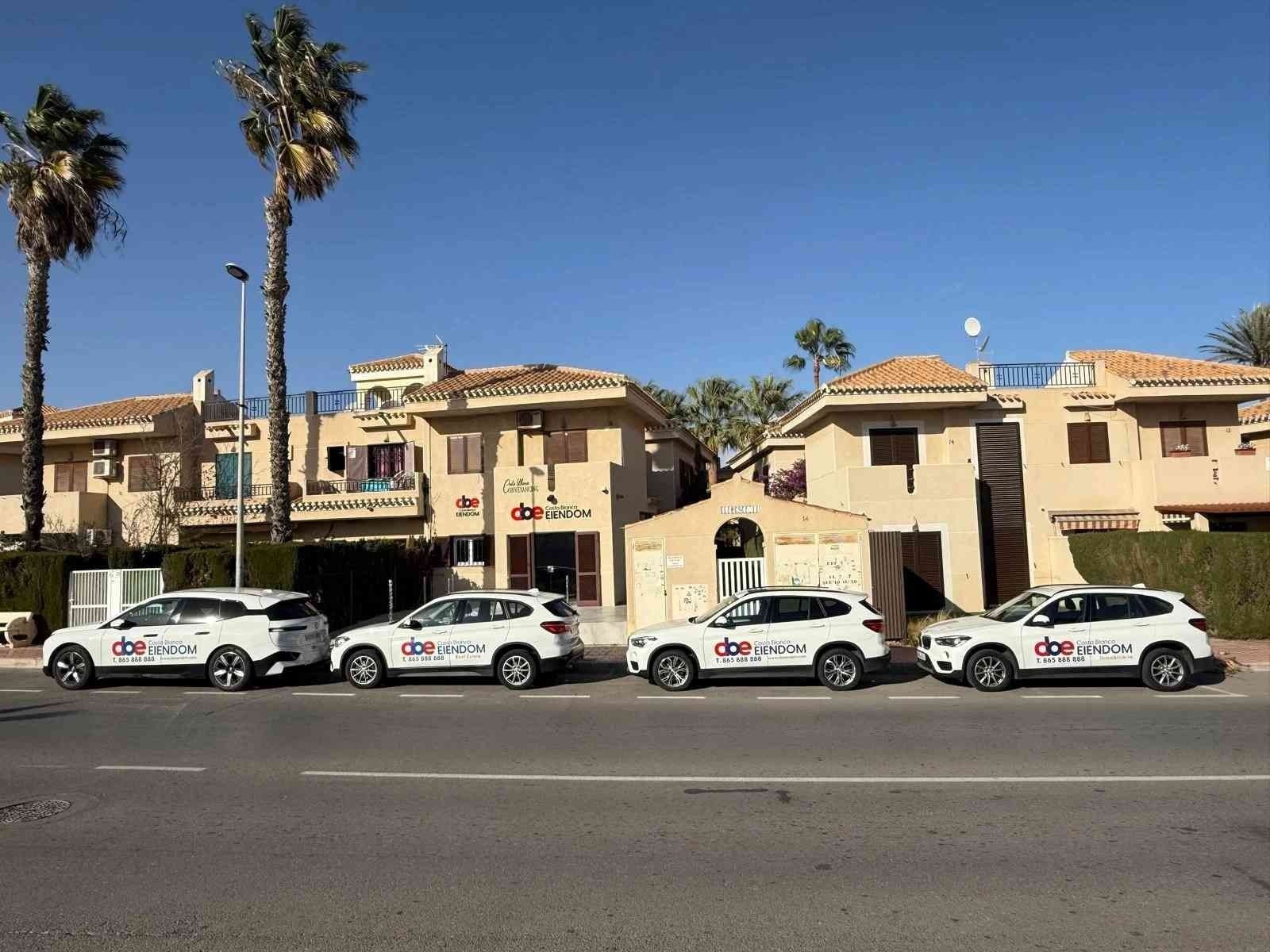 Kontoret i Playa Flamenca - ring oss på +34 865 888 888 eller +47 921 44000 for et møte Galleribilde