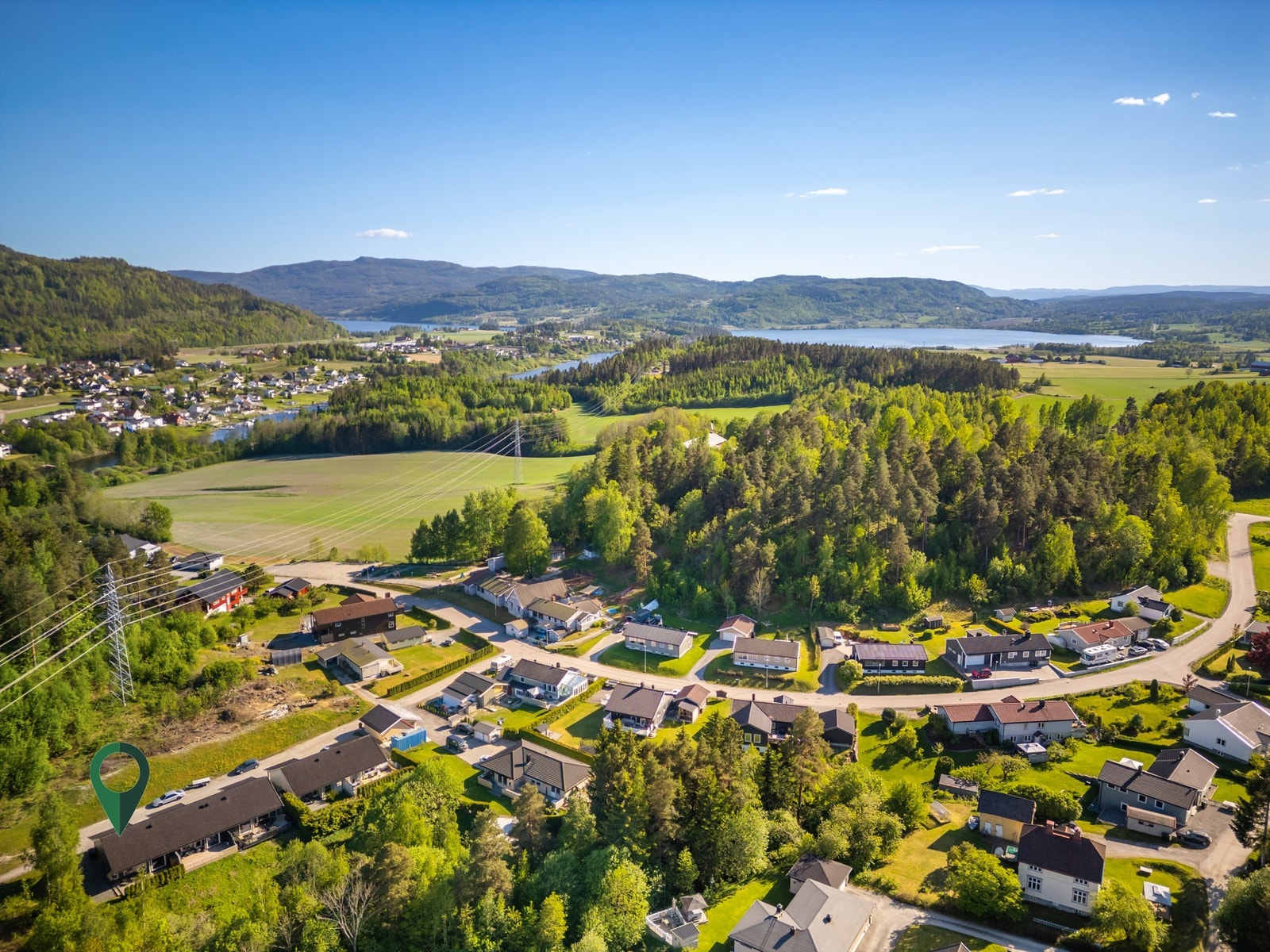 Gangavstand til Vestfossen sentrum - ca. 600 meter til jernbanestasjonen Galleribilde