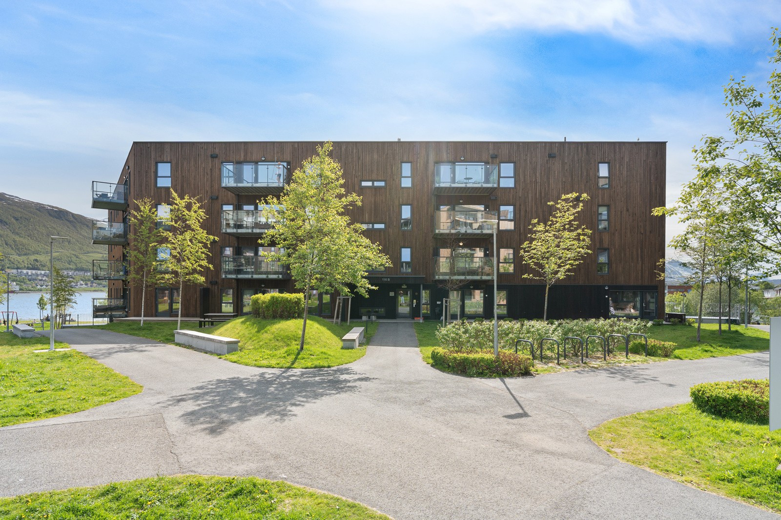 Fin beliggenhet i Bjerkaker Sjøpark - i et veldrevet borettslag med sikringsordning og ingen forkjøpsrett!