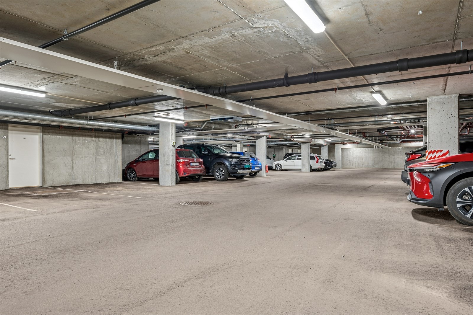 Parkeringsplass (nr. 26) i felles parkeringskjeller i underetasje medfølger. Galleribilde
