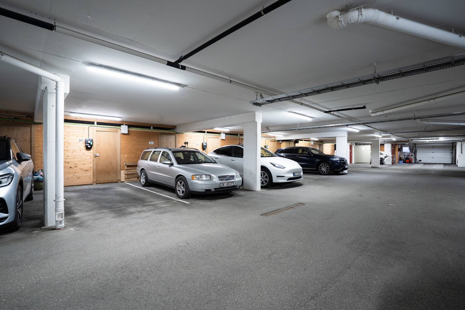 Parkering i kjeller med heisadkomst. Galleribilde