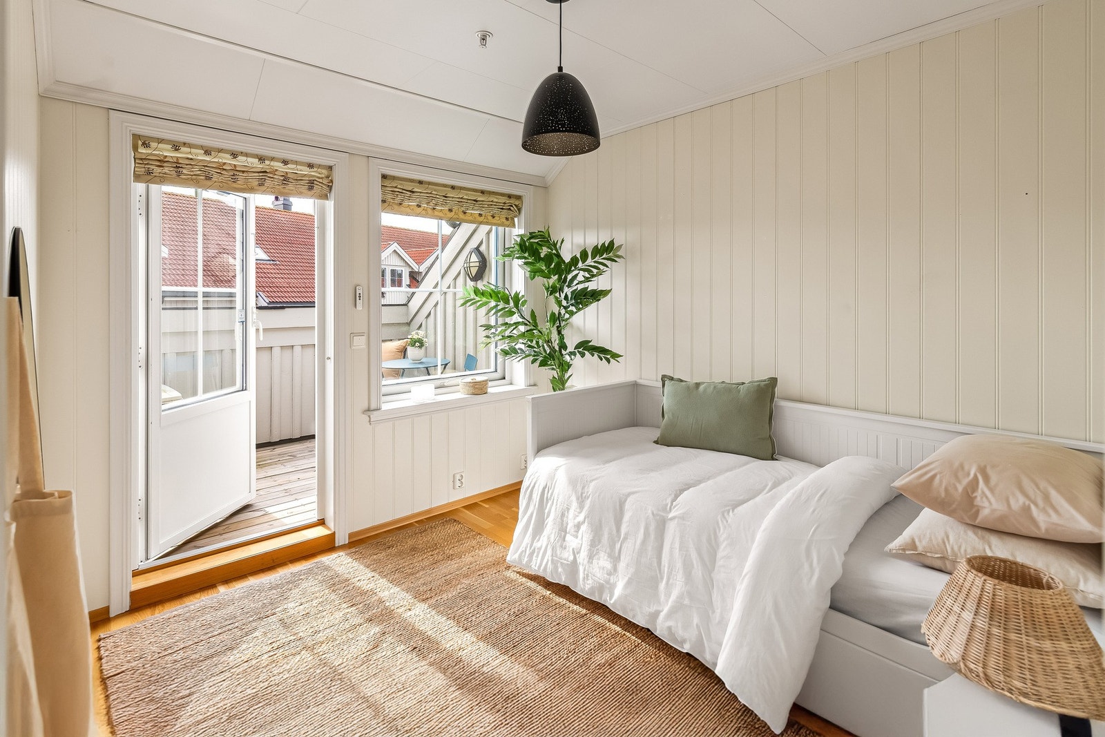 Soverom 1 med utgang til balkong nummer 3. Galleribilde