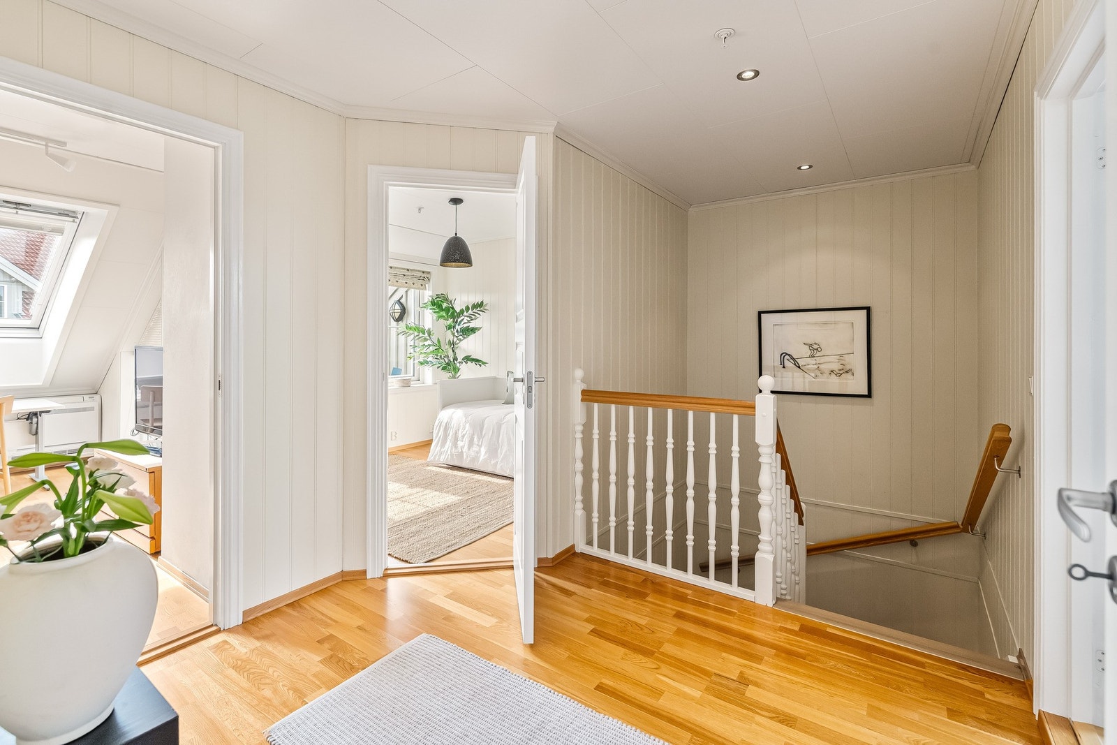 I denne etasjen har du 3 soverom med god plass til seng og tilhørende møblement. Galleribilde