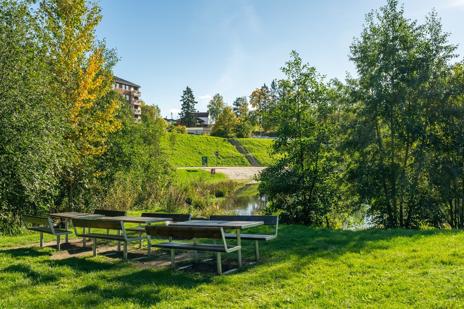 Vollebekk byr på nydelig grøntområder i Bjerkedalen Park. Galleribilde