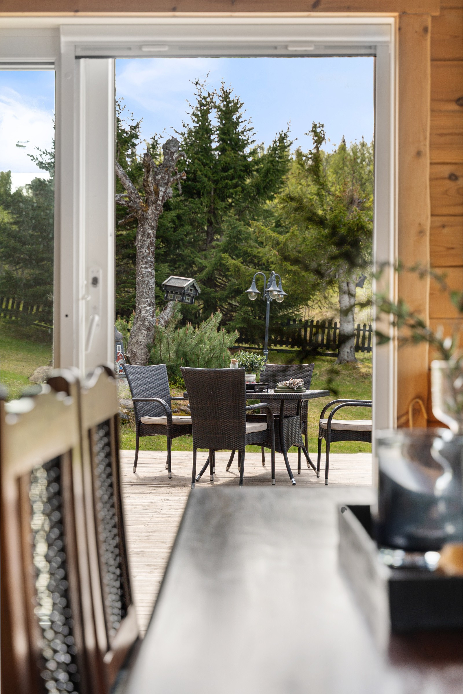 På terrassen har du rikelig med plass til utemøbler og grill!
