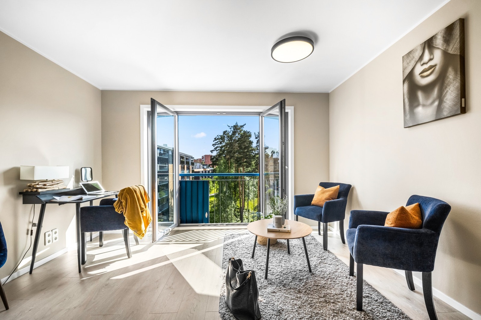Velkommen til en flott 1-roms selveier med attraktiv beliggenhet rett ved Metro senter presentert av PrivatMegleren Atrium v/ Daniel Bigom Galleribilde