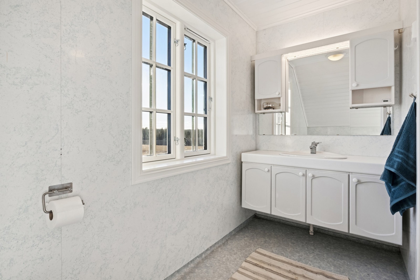 Badet i 2. etasje antas å være fra ca. 1985 Galleribilde