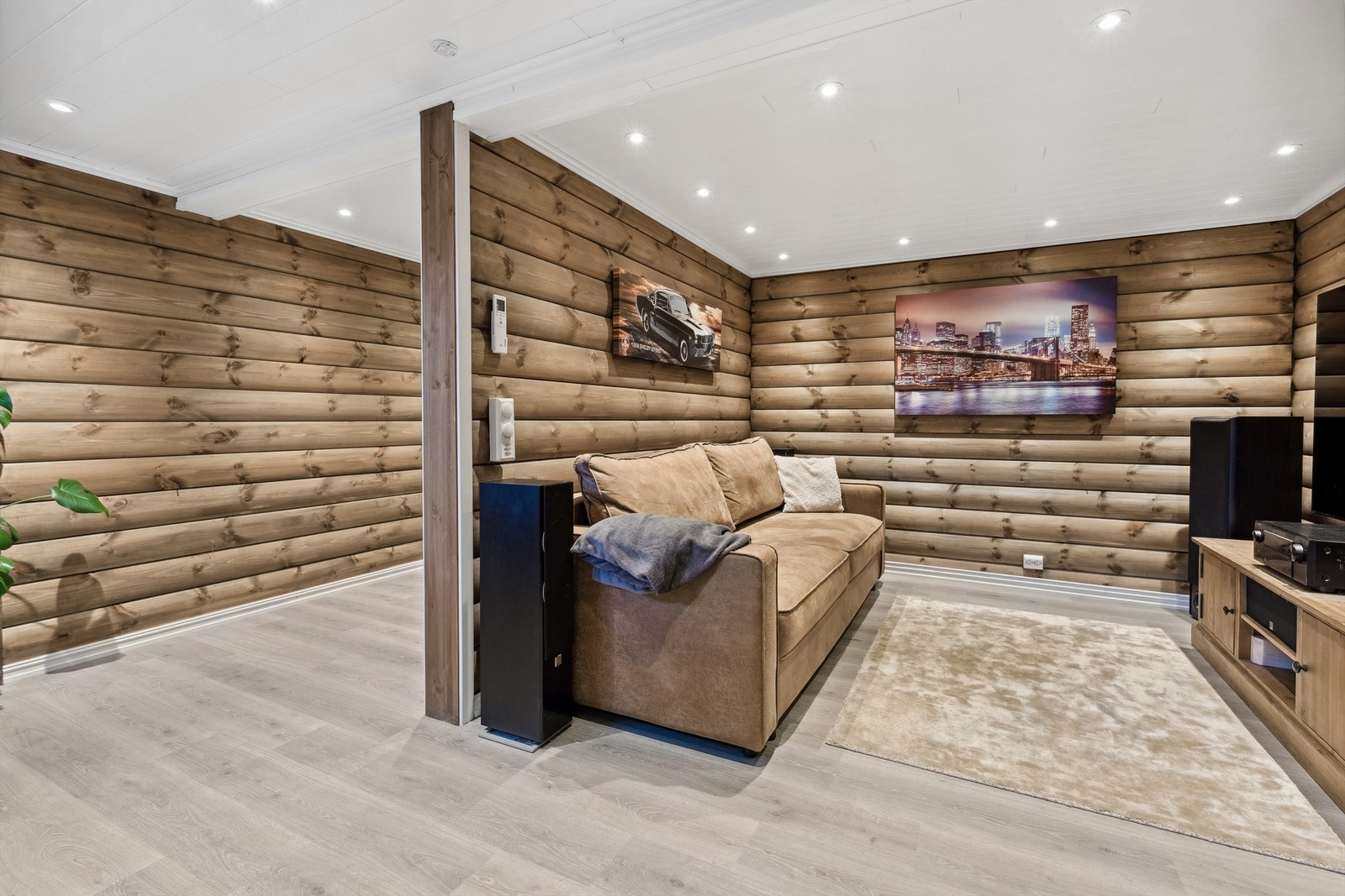 Velkommen ned i kjelleretasjen Galleribilde