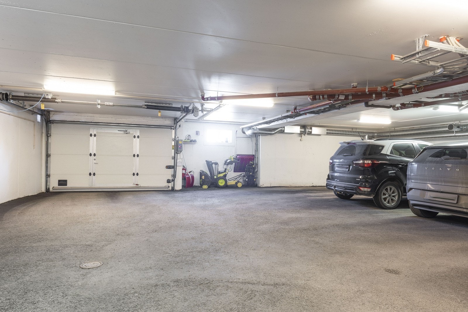 Felles garasje kjeller Galleribilde