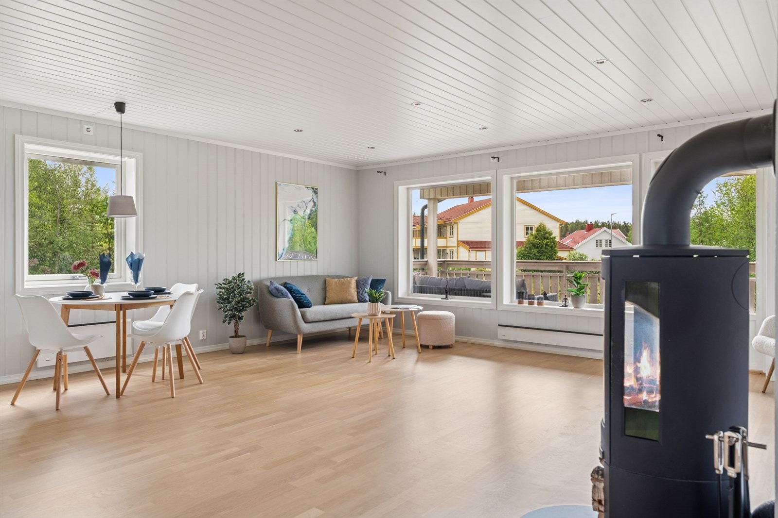 Velkommen til Skogvegen 50C! Leilighet i andre etasje i firemannsbolig. Galleribilde