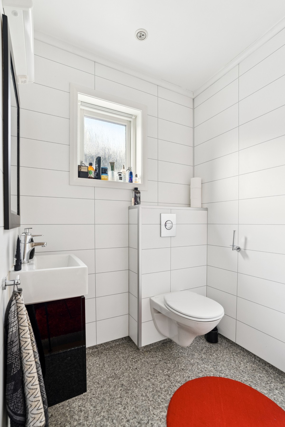 Toalettrom tilknyttet soverom 2 i andre etasje. Galleribilde