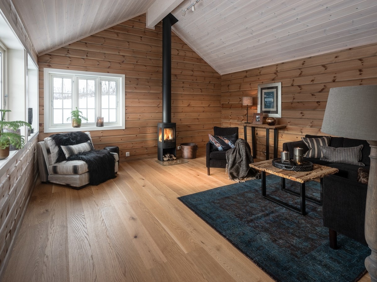 Romslig stue med plass til hele familien. Galleribilde