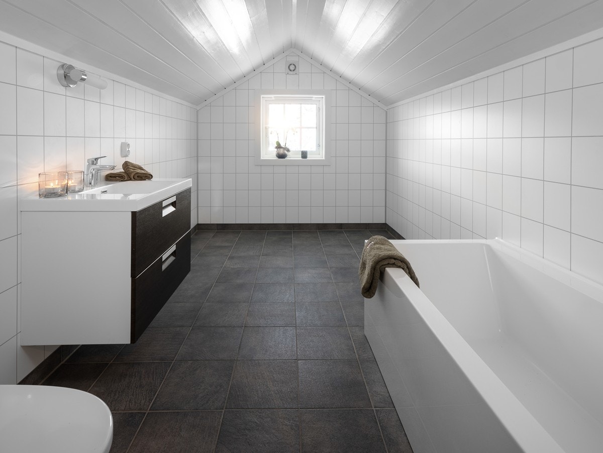 Bad med badekar. Galleribilde