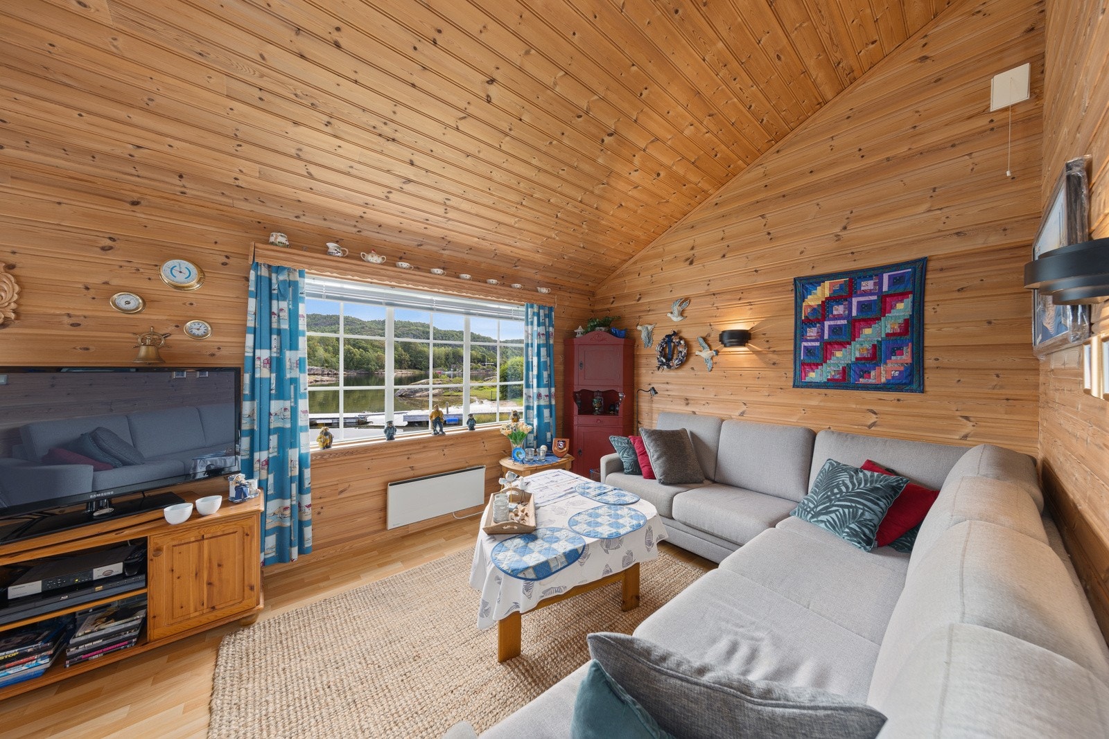 Stue, Løvøya 2 Galleribilde