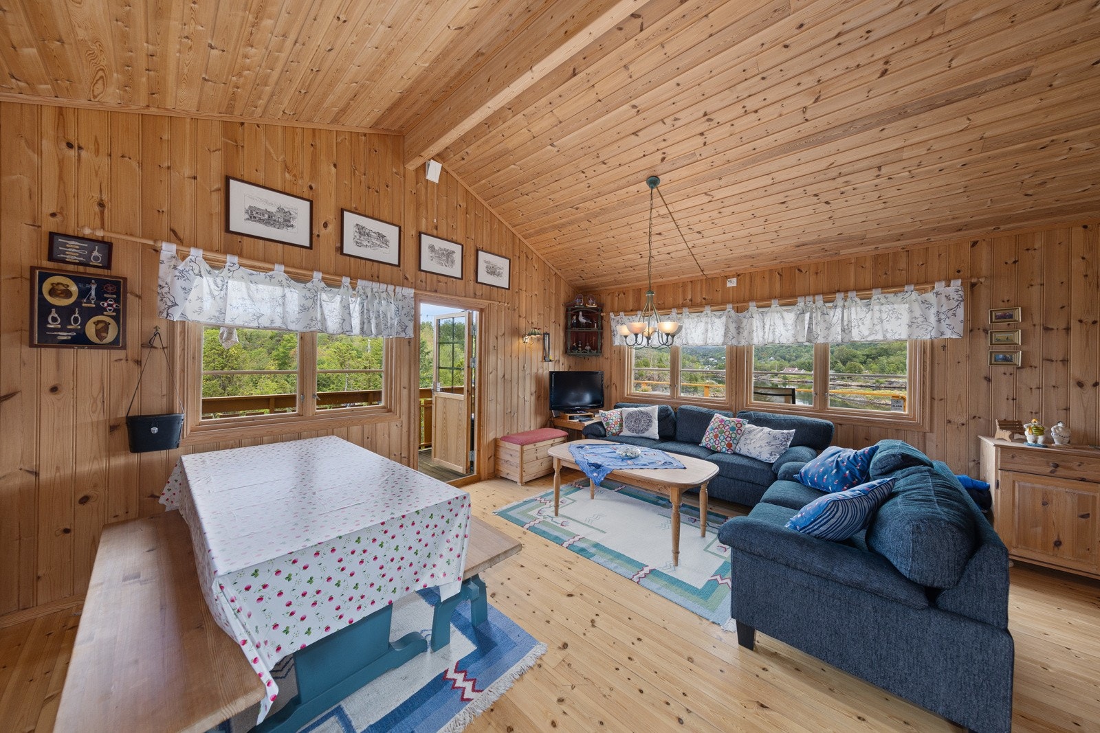 Stue, Løvøya 4 Galleribilde