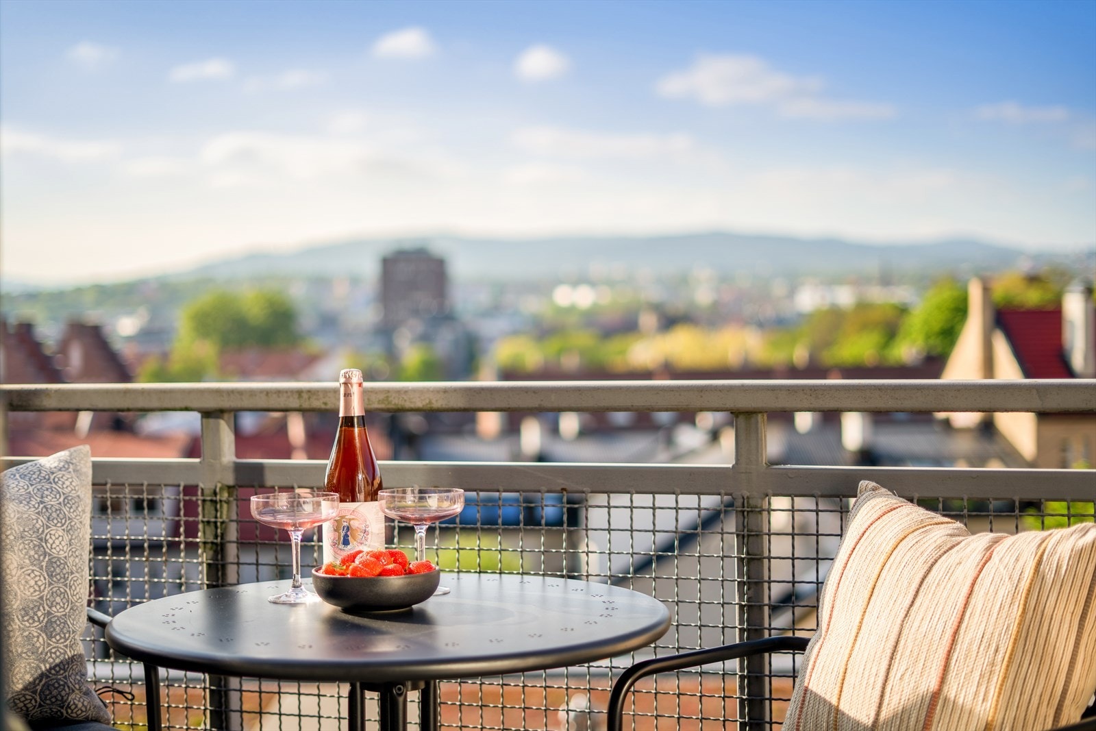 Hva med å nyte ettermidagen på denne balkongen? Galleribilde