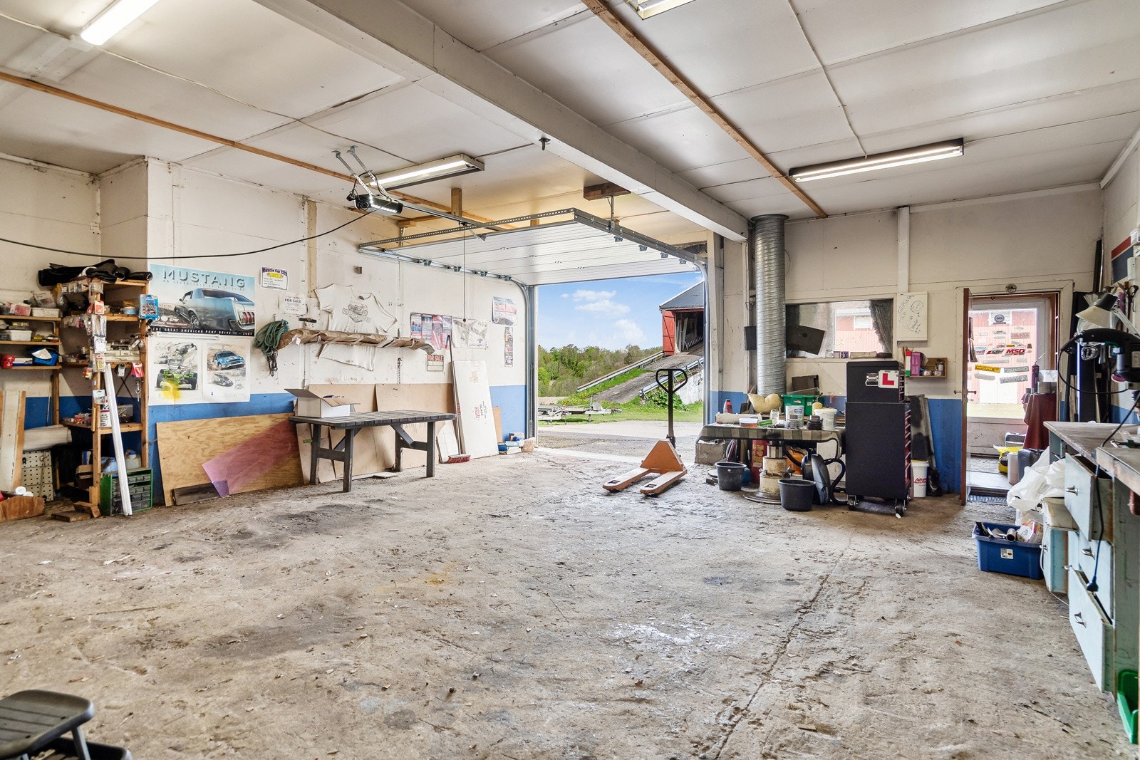 Isolert verksted med meget god plass, samt kontor med egen inngang. Galleribilde