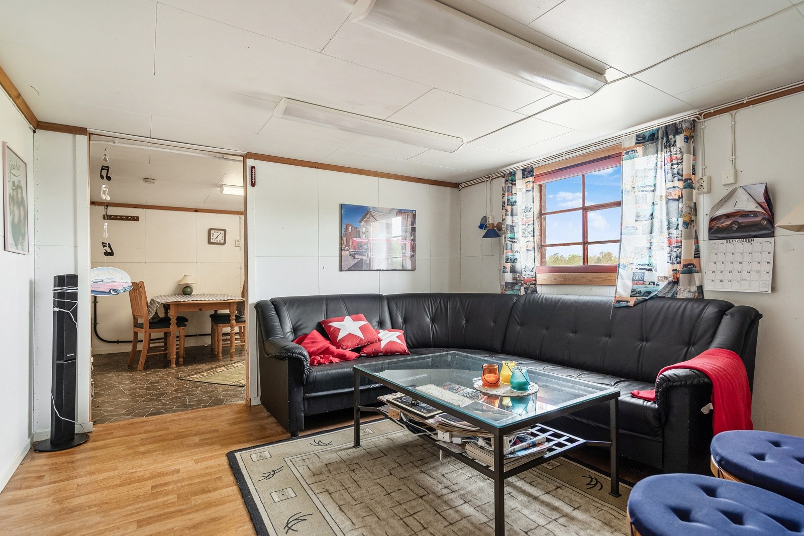 Stue innredet innerst i låven (ikke søkt til varig opphold) Galleribilde