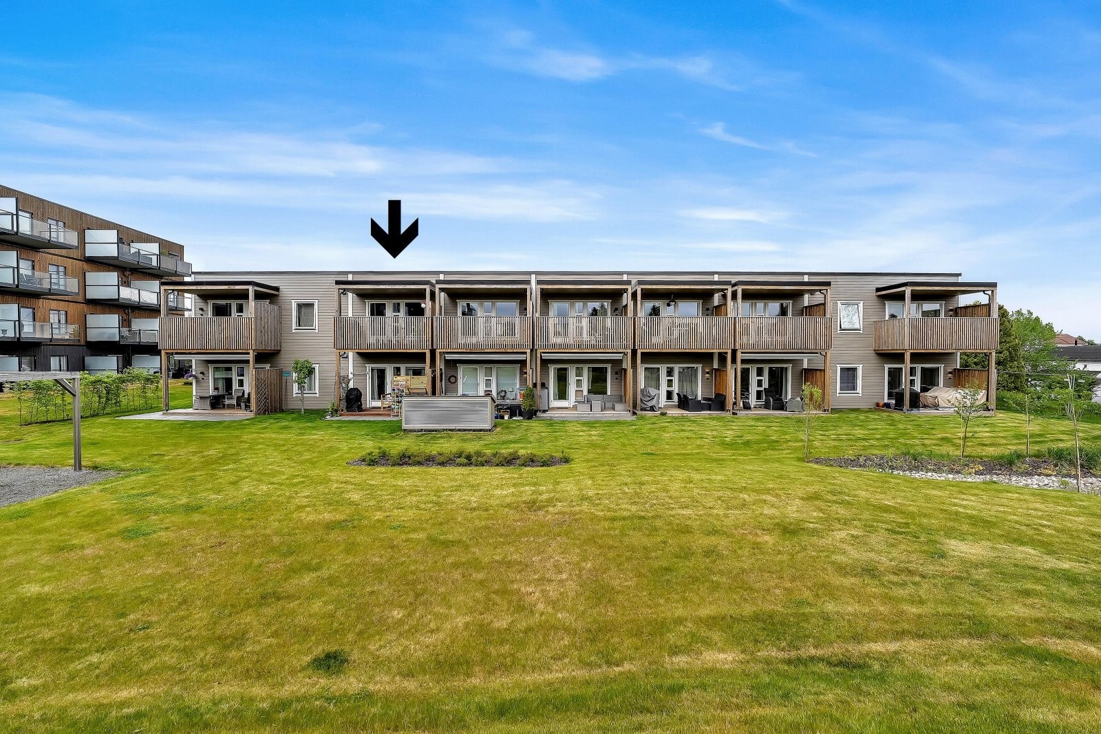 Toppleilighet med skjermet beliggenhet på felte. Galleribilde