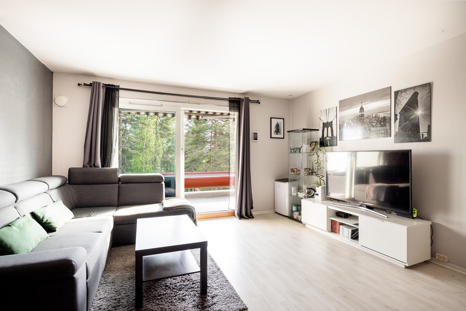 Velkommen til Ragnhild Schibbyes vei 22 - En arealeffektiv 2-roms toppleilighet med attraktiv beliggenhet på Vestli! Galleribilde